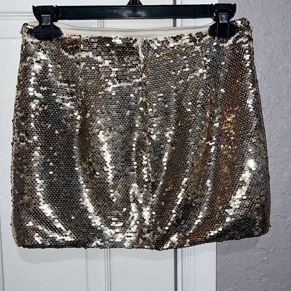 Forever 21 Gold Sequin Mini Skirt Size Small - Picture 4 of 5